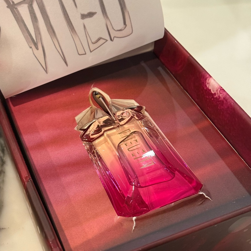 Mugler Alien Pulp Perfume 2.oz